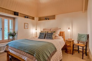 4 bedrooms, iron/ironing board, free WiFi, bed sheets - The Thatch at Winterborne Houghton (Winterborne Houghton)