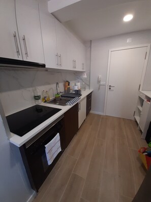 Oven, stovetop, coffee/tea maker, electric kettle - PentHouse in Funchal Sea View (Funchal)