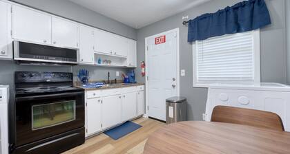 Charming 2-bedroom apartment with AC, WiFi in brilliant Columbus