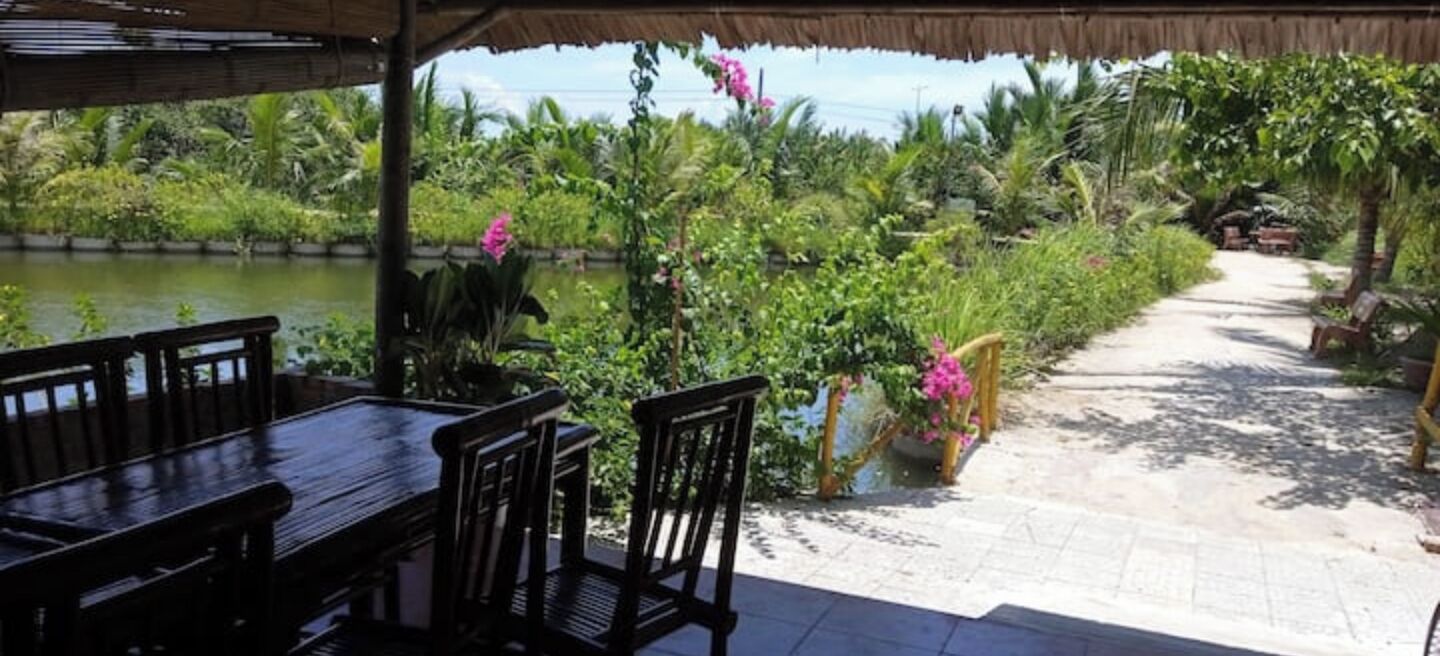 屋外ダイニングエリア