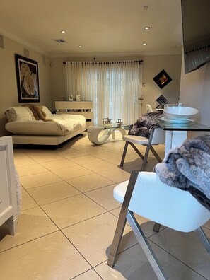 3 Schlafzimmer, Bügeleisen/Bügelbrett, WLAN, Bettwäsche