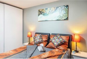 2 bedrooms, desk, iron/ironing board, free WiFi