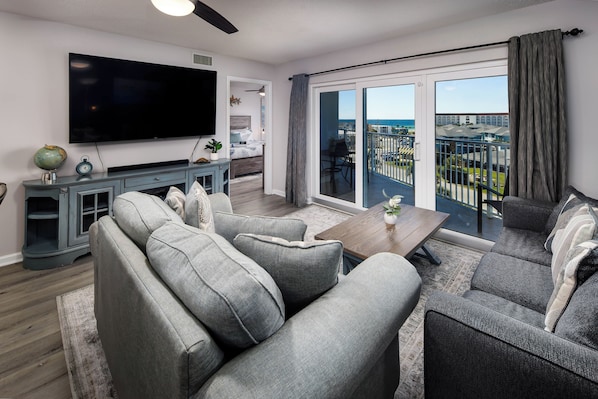 Smart-TV, Bücher, Stereoanlage