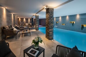 Pool - Wifi, resort center, 3rd floor, view ski slopes, sauna, hammam, terrace, fireplace or stove, parking (Les Gets)