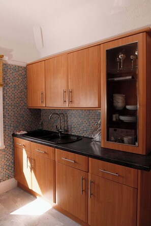 Fridge, microwave, oven, stovetop - Lovely,Cosy Beachside Cottage 2- Perfect Location (Conwy Principal Area)