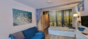 WiFi - Ski-in/ski-out & foot of the slopes, 6th floor, balcony, tv, ski locker, 24m², La Plagne (La Plagne)