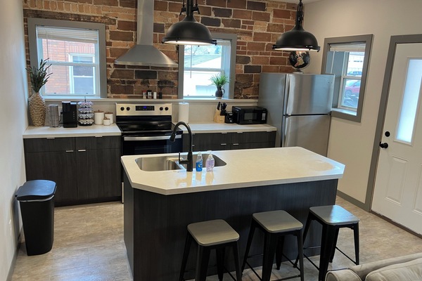 Geladeira, micro-ondas, fogão, cooktop