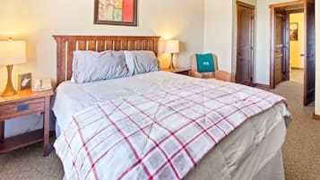 2 bedrooms, desk, free WiFi, bed sheets