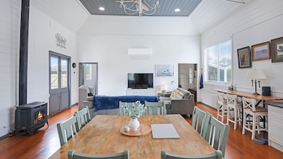 The Old Guide Hall - Historic Charm, Modern Comfort