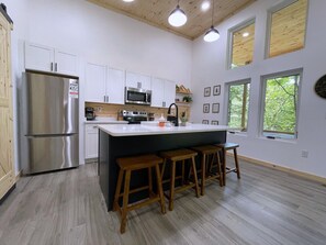 Micro-ondes, four, plaque de cuisson, lave-vaisselle