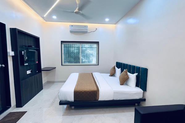 Superior Room | Desk, laptop workspace, WiFi (free)