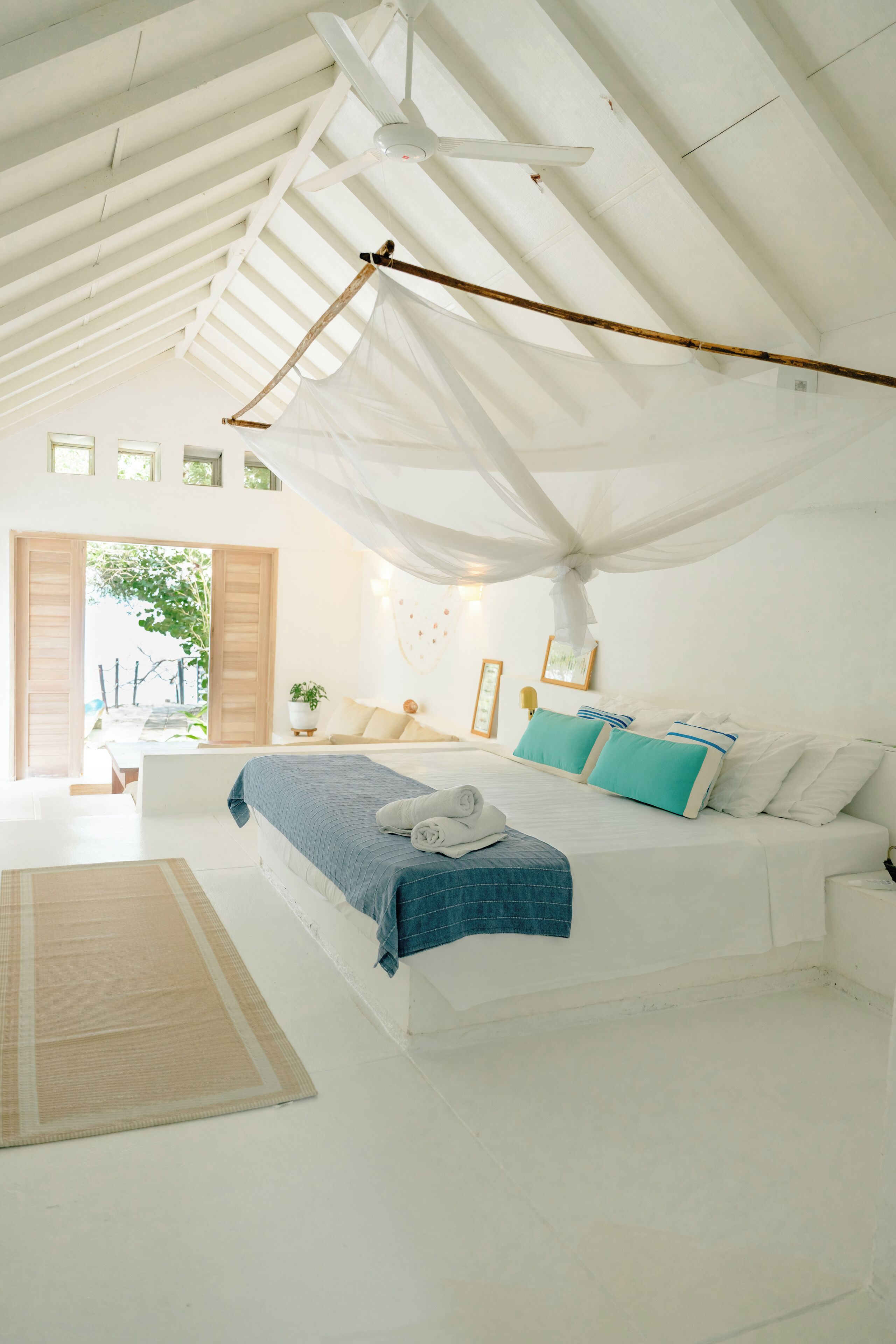 Deluxe Studio Suite, 1 King Bed, Ocean View | Minibar, in-room safe, soundproofing, free WiFi