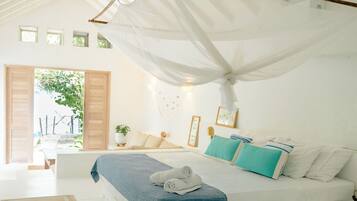 Deluxe Studio Suite, 1 King Bed, Ocean View | Minibar, in-room safe, soundproofing, free WiFi