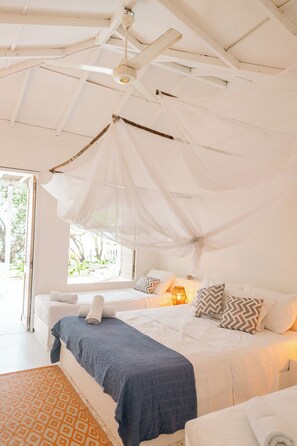 Minibar, safe på rommet, lydisolert og wi-fi (inkludert)