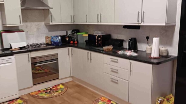 Unclassified image, 1 of 12, button - Croydon-5bedroom-bathroom-parking (Croydon)