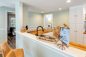 Interior - Small-Town Charm & Local Dining: Home in Burgaw! (Burgaw)