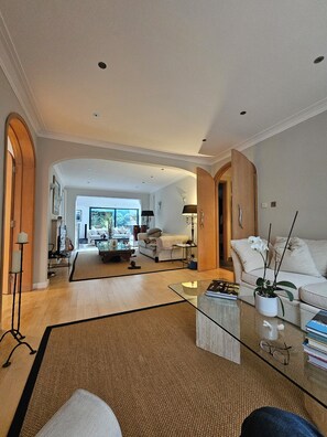 Smart TV, fireplace, music library, printers