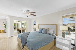 3 bedrooms, free WiFi, bed sheets - VRCC Villa Sea Breeze - tropical retreat (Cape Coral)