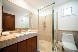 Deluxe Condo, Balcony, Garden View | Bathroom - Modern 3 BR Condo in PDC - Muuyal 304 (Playa del Carmen)