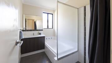Shower, towels