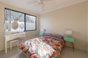 1 bedroom, iron/ironing board, free WiFi, bed sheets - Bedroom 4: FreeWiFi, Double Size Bed, Ceiling Fan (Midvale)