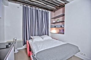 1 bedroom, iron/ironing board, free WiFi, bed sheets