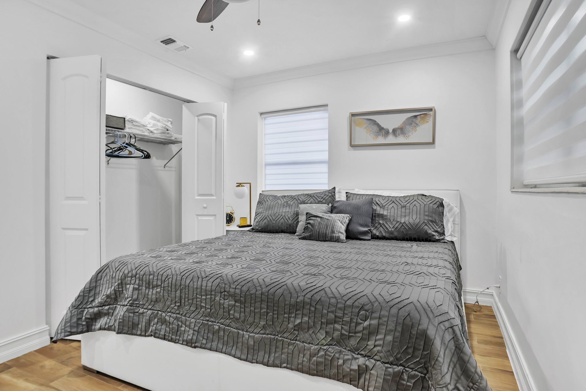 4 chambres, fer et planche à repasser, lit parapluie, Wi-Fi gratuit