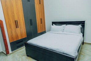 1 chambre, bureau, espace de travail pour ordinateur portable