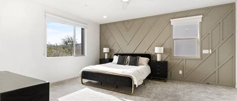 5 bedrooms, desk, travel cot, WiFi