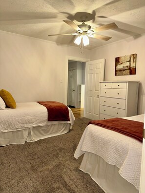 3 bedrooms, desk, iron/ironing board, travel crib