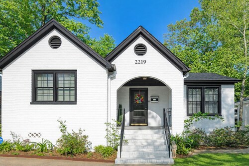 Cozy Bungalow 3bdrm, 2.5ba, Courtyard