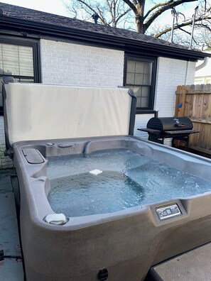 Terrace/patio - Cozy Bungalow 3bdrm, 2.5ba, Courtyard (Little Rock)