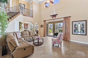 Living area - Intervillas Florida - Villa Soleil Brilliant (Cape Coral)