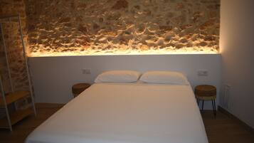 2 slaapkamers, een strijkplank/strijkijzer, beddengoed