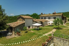 Exterior detail - Podere Pietraluna (Città di Castello)