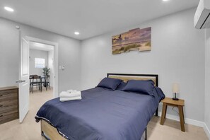 1 chambre, bureau, fer et planche à repasser, Wi-Fi gratuit