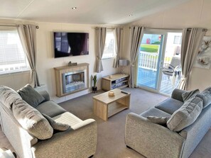 TV - 3 bedroom accommodation in Heysham-Morecombe, near Lancaster (Heysham-Morecombe, near Lancaster)