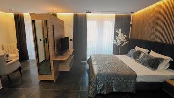 Luxury Suite, Balcony, Resort View