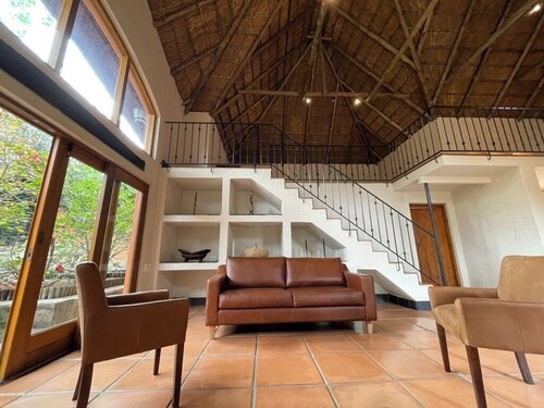 "Bees & Birds" Cottage for 2 people, spacious, open, bright, green setting