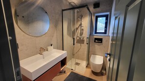 Dusche, Haartrockner, Bidet