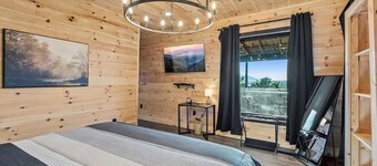Luxury Smoky Mtn Cabin - Infinity Pool & Views