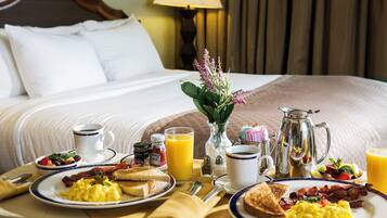 Full breakfast for a fee on weekends