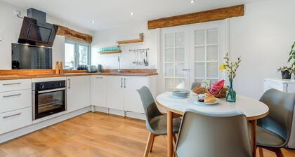Horseshoe Cottage - UK48252