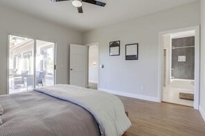 7 bedrooms, desk, iron/ironing board, travel cot