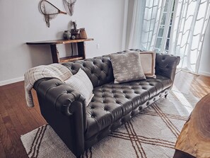 Living area - Creekside Anglers in the heart of Chambersburg (Chambersburg)