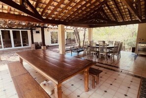 Outdoor dining - Paradise by the dam - Your haven of peace and leisure  (Piracaia)