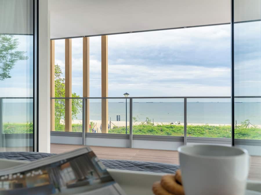 Suite – superior, sjøutsikt | Strykejern/-brett, wi-fi (inkludert) og sengetøy