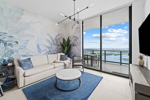 Smart TV - The Miami Penthouse - 51st Floor Luxury 3 Bedroom Condo with Breathtaking Views (Miami)