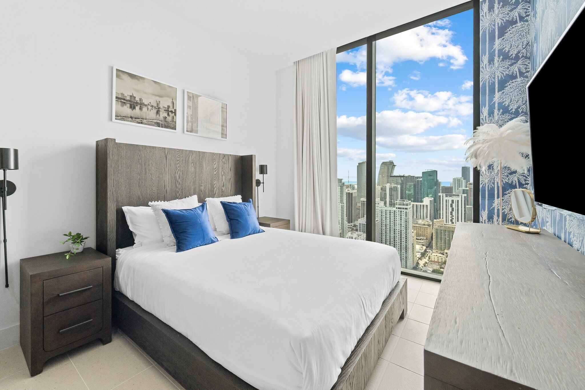 3 bedrooms, iron/ironing board, WiFi (free), bed sheets