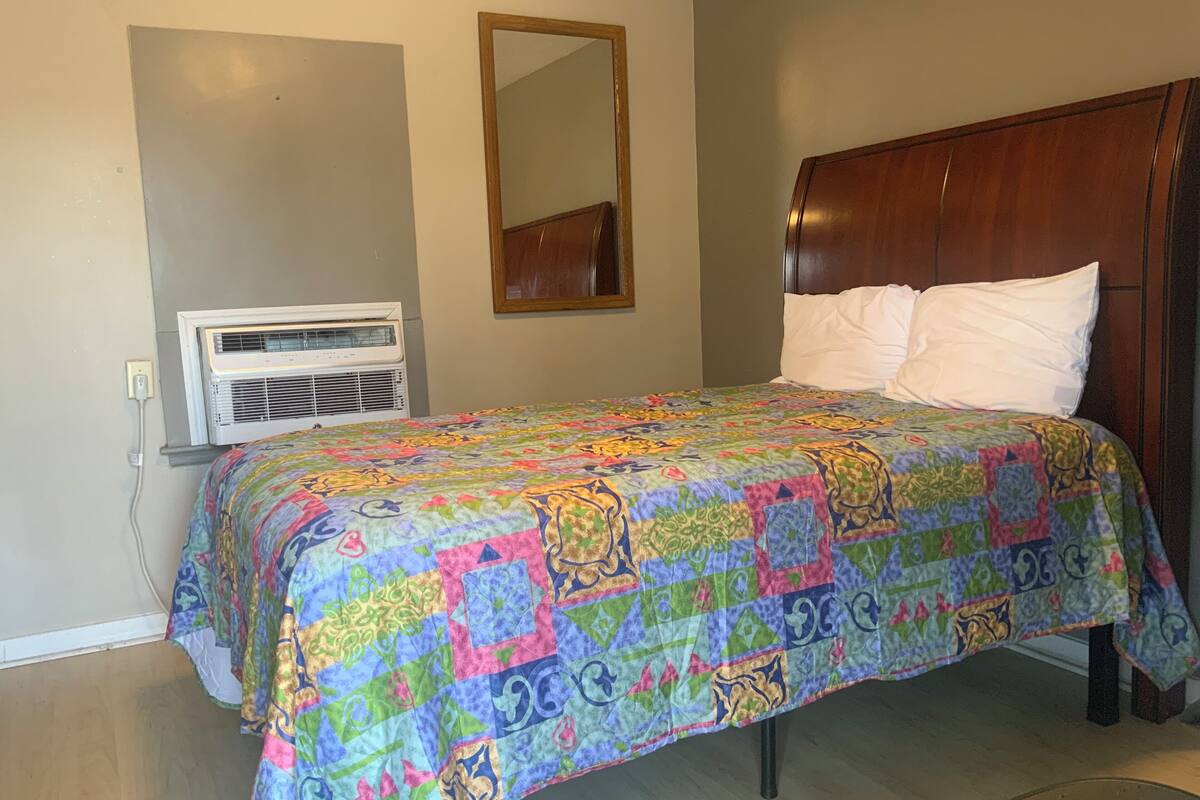 Standard Single Room | Desk, WiFi (free)